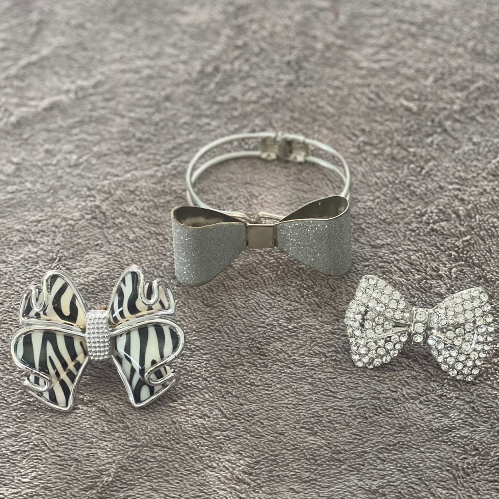 Silver,Black, and Sparkly Bow Bracelet and Ring Set